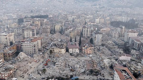 Depremden etkilenen Kahramanmaraş, Gaziantep, Şanlıurfa, Diyarbakır, Adana, Adıyaman, Osmaniye, Hatay, Kilis, Malatya ve Elazığ illerimizde vefat eden vatandaşlarımızın sayısı 38 bin 44'e yükseldi.