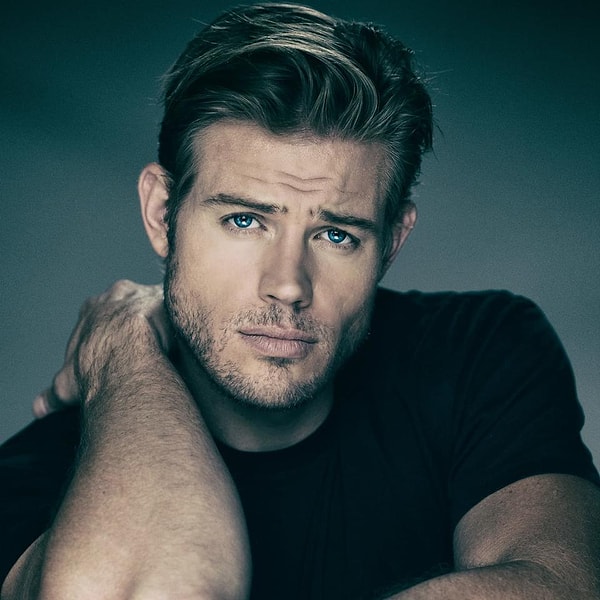 16. Горяч ли Тревор Донован?