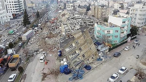6 Şubat'ta meydana gelen 7,7 ve 7,6 büyüklüğündeki depremler on ilimizde büyük yıkımlara neden oldu.