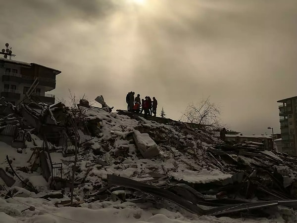 Depremzedeler için aylık cüzi bir miktar belirlenmiş.