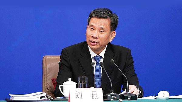 2018'den beri Çin'in Maliye Bakanı görevini yürüten Liu Kun Xiamen Üniversitesi Finans bölümünden mezun olmuş.