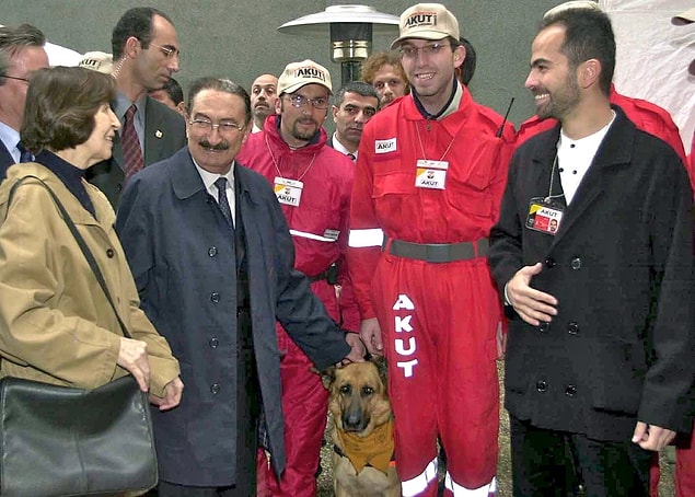 Dönemin başbakanı Bülent Ecevit tarafından ödüllendirilen, kendilerine bir merkez binası dahi tahsis edilen AKUT ekibi ilerleyen yıllar içerisinde adeta dağıldı ve ortadan kayboldu.