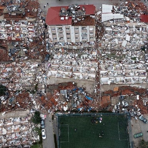 Kahramanmaraş ve Hatay'da arka arkaya meydana gelen depremler binlerce canımıza mâl oldu. 11 kentte binalar, kağıttan kuleler gibi çöktü.