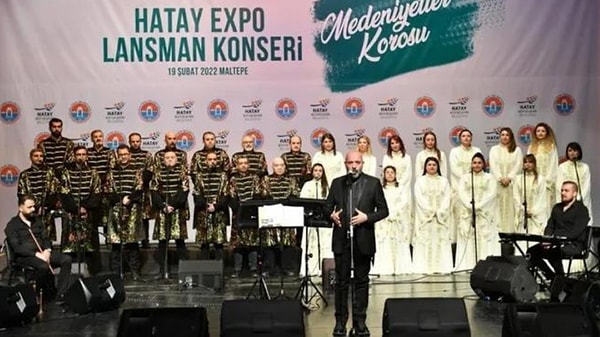 Hatay'ın tanıtımına katkı sağlamak ve medeniyetler arasında bir köprü oluşturmak amacıyla üç semavi dine mensup kişilerin bir araya gelerek 2007 yılında kurduğu Antakya Medeniyetler Korosu'nun yedi sanatçısı Kahramanmaraş merkezli depremlerde enkaz altında hayatını kaybetti.