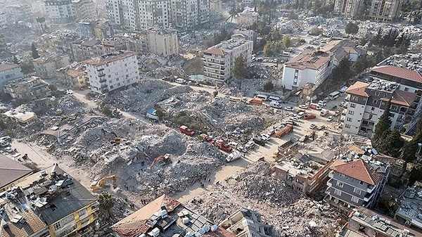 Halk TV'den Seyhan Avşar'ın aktardığı iddiaya göre depreme ilişkin yapılan bir toplantıda Erdoğan, felaketin büyüklüğü konusunda kendisinin eksik bilgilendirildiğini ve müdahalede geç kalındığını belirterek Soylu’yu diğer bakanların ve AK Partinin üst düzey yöneticilerinin önünde azarladı.