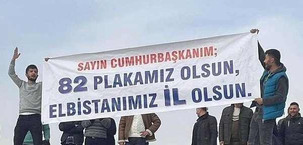 MHP Genel Sekreteri İsmet Büyükataman, Bahçeli’nin sosyal medyada gündem olan tepkisinin ‘Elbistan il olsun’ pankartı için gösterildiğini söyledi.