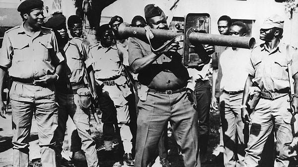 Ve beklenmedik bir olay oldu. Tanzanya güçleri Uganda'nın saldırısını savuşturmakla kalmadı, Uganda'yı da işgal etti. 11 Nisan 1979'da Tanzanyalı ve sürgündeki Ugandalı askerler, Uganda'nın başkenti Kampala'yı ele geçirerek Amin rejimini devirdi.