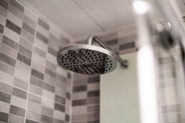 Florida sağlık yetkilileri uyarıda da bulundu: "Yüzünüzü yıkarken ya da duş alırken musluk suyunun burnunuza girmemesine dikkat edin..."