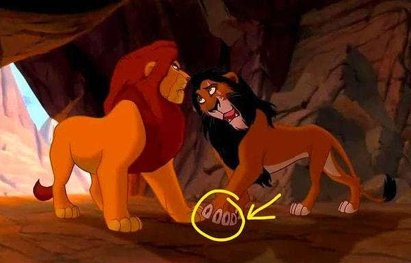 7. The Lion King (1994) filminde pençeleri görünen tek hayvan Scar'dır.