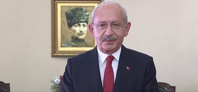 Meral Akşener'in bu hareketi sonrasında CHP Genel Başkanı Kemal Kılıçdaroğlu da videolu bir paylaşım yaparak "Ben Bu Saatten Sonra Değişmem! Bizim soframızda siyasi oyunların, nezaketsizliğin, Erdoğan dilinin, yerinin olmaması gerekirdi" dedi.