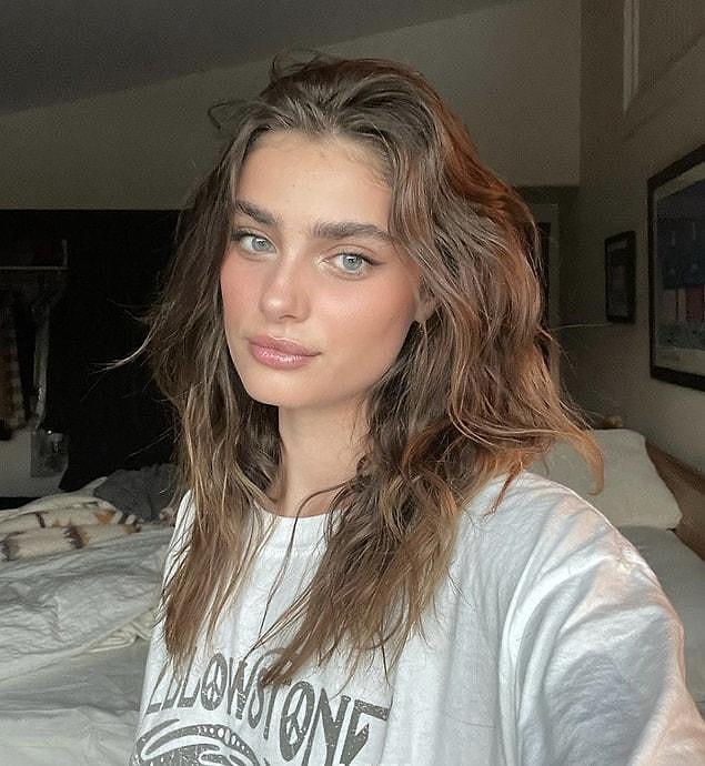 14. The secrets to Taylor Hill's baby-smooth skin.