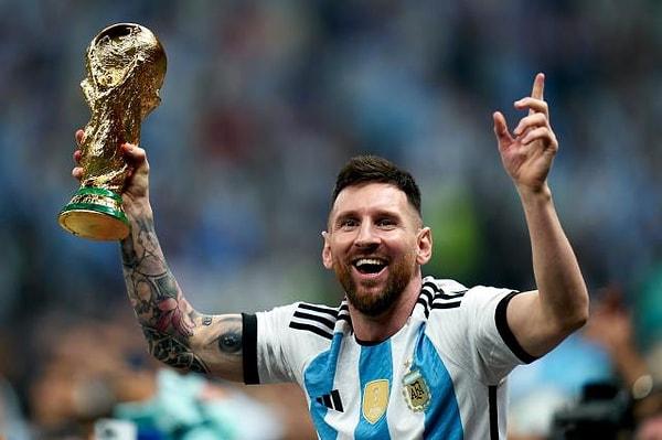 Dünya Kupası'nın ardından klüp televizyonuna açıklamada bulunan Lionel Messi "Hep bunun hayalini kurmuştum" ifadelerine yer verdi.