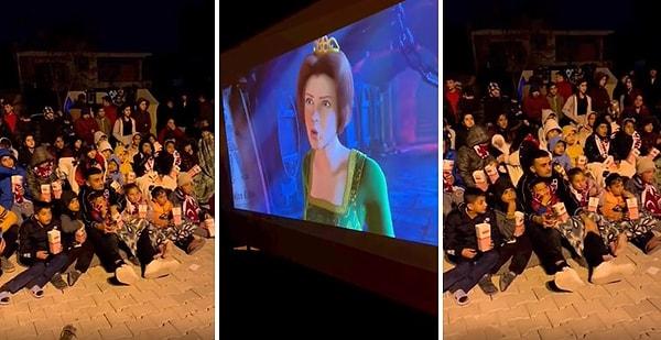 Sosyal medyada CZN Burak olarak bilinen Burak Özdemir, Hatay Samandağ'da depremzede çocuklar ile birlikte animasyon film izledi.