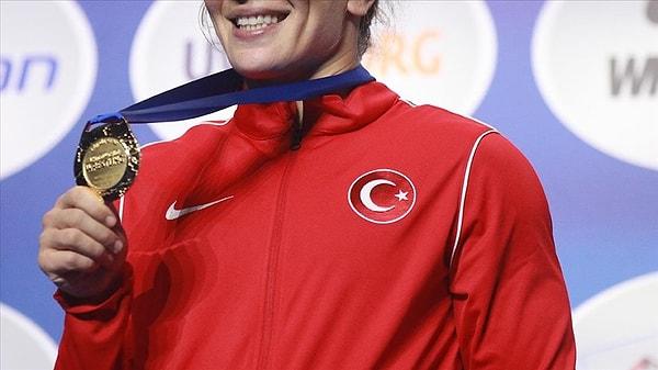 Türk sporcuların geçen yıl dünya şampiyonalarında elde ettiği 551 madalyanın yüzde 61'ini kadın sporcularımız aldı.