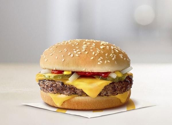21 Şubat'ta 107 kilo olarak diyetine başlayan Maginnis TikTok hesabında, bu tarihten itibaren tam üç ay boyunca bütün öğünlerini McDonald’s’tan yiyeceğini söyledi.