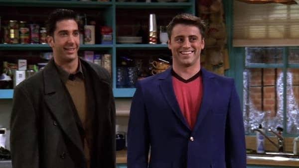 5. Friends dizisinden konu açılmışken 'Donald Trump mavi değil siyah blazer istiyor' repliğini duymuşsunuzdur.