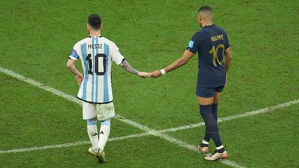 Son Dünya Kupası'nda ülkelerini finale çıkartan Messi ve Mbappe ikilisi, Şampiyonlar Ligi'nde çeyrek finali göremeden veda etti.