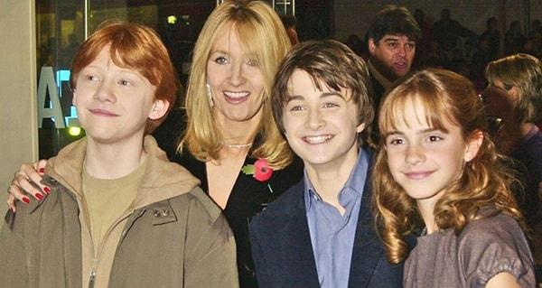 Harry Potter serisinin yazarı olarak tanıdığımız J.K Rowling her açıklamasıyla olay olmaya devam ediyor.