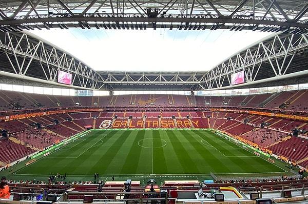 Galatasaray | Nef Stadyumu - Zemini çok sağlam.