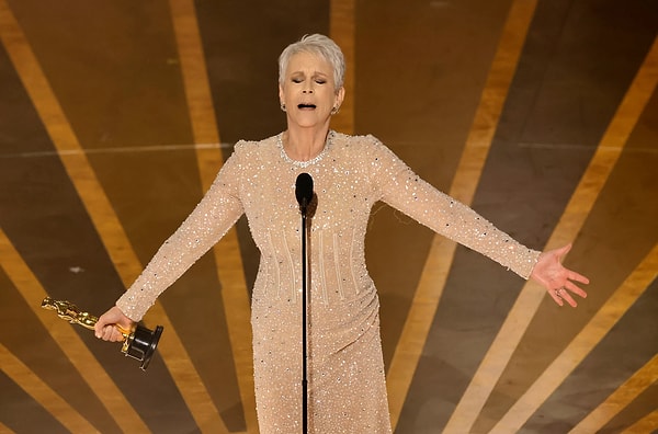 Джейми Ли Кёртис, «Всё везде и сразу»