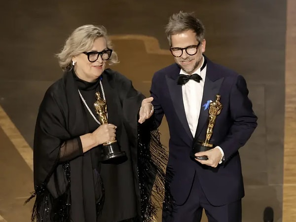 Кристиан М. Гольдбек, Эрнестина Хиппер, «На Западном фронте без перемен», Netflix