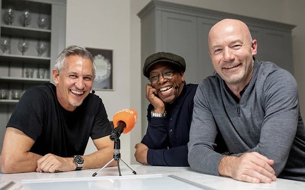 Ardından efsane ismin programdaki partnerlerinden Ian Wright ve Alan Shearer da, Lineker’e aleyhinde alınan karar nedeniyle programa çıkmayacaklarını duyurmuşlardı.