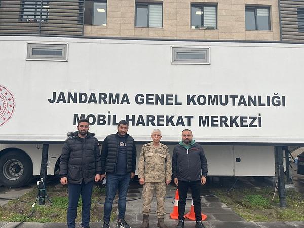 Aydoğan, burada Jandarma Genel Komutanı Orgeneral Arif Çetin ile görüştü. Jandarma Genel Komutanlığı Mobil Harekat Komutanlığı'nda gerçekleşen görüşmenin ardından çekilen fotoğrafları Aydoğan sosyal medya hesaplarında paylaştı.