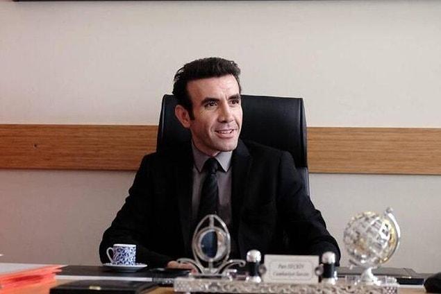 Dizide Savcı Pars karakterine hayat veren oyuncu Mehmet Yılmaz Ak yaşadığı sağlık sorunlarını gerekçe göstererek diziden ayrıldığını duyurmuştu.