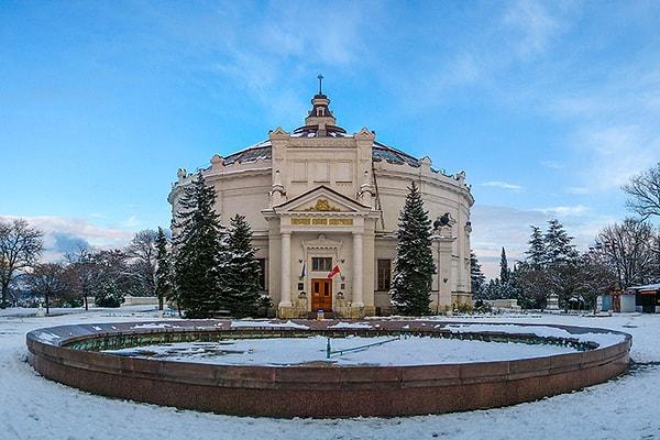 2. Sivastopol Savunma ve Kurtuluş Panoraması Müzesi, dünyanın ilk Panorama Müzesi olma unvanını taşıyor.