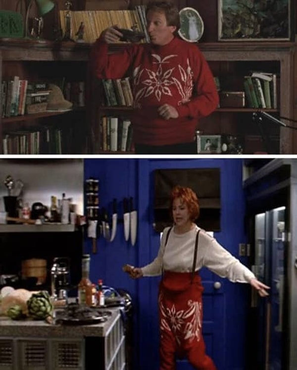 6. Beetlejuice (1988) filmindeki Delia karakteri Charles'ın sweatshirt'ünü pantolon olarak giymiş.