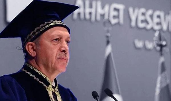 Cumhurbaşkanı Recep Tayyip Erdoğan'ın diplomasıyla ilgili tartışmaların devam ettiği bir ortamda gündeme gelen bu talep sosyal medyada da gündem oldu.