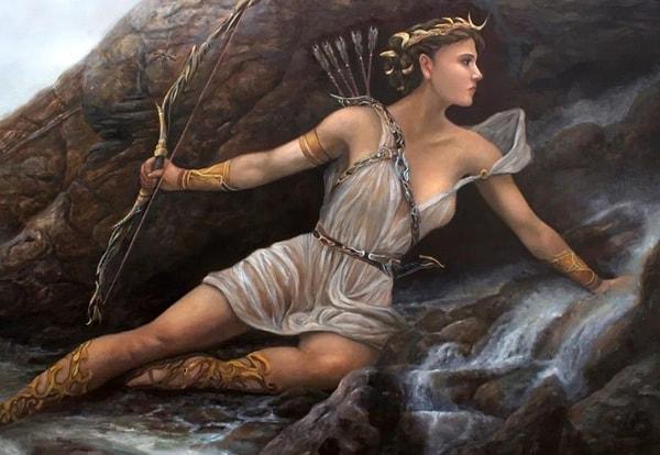 Artemis'in çevik vücudu ile inceliği de hemen hemen tüm eserlerde vurgulanır.