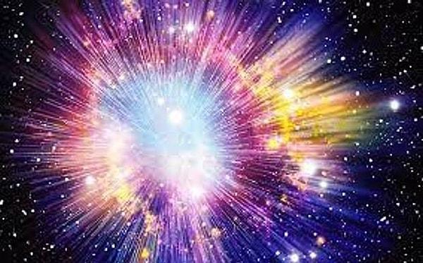 Şu an ileriye sürülen teoriye göre Big Bang'in gizemli bir versiyonu daha olabilir: Dark Big Bang! Bu da aslında 'karanlık madde'nin evrenin geri kalanından ayrı bir yörüngede evrimleştiğini bize gösteriyor.