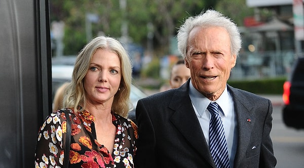 Иствуд всю жизнь считал, что у него семеро детей, пока его не застала врасплох одна женщина, которая горячо утверждала, что является его дочерью