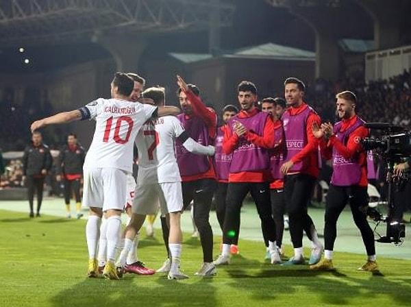 EURO 2024 Elemeleri'nde D Grubun'nda yer alan Türkiye, Ermenistan deplasmanından 1-0 geriye düşmesine rağmen sahadan 2-1'lik skorla galip ayrıldı.