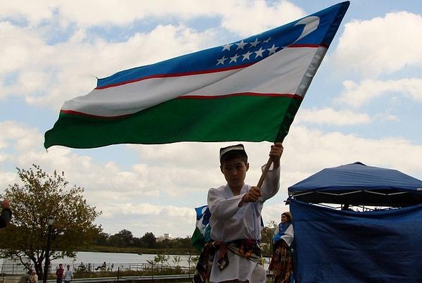 Özbekistan bayrağı renkleri