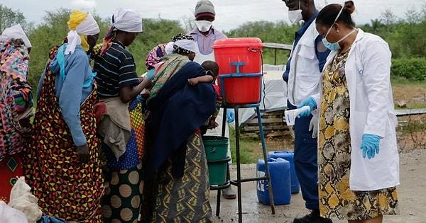 Başka Marburg salgını şu anda Afrika'nın batı kıyısındaki Ekvator Ginesi'nde devam ediyor. Şubat ortasından bu yana yedi kişi öldü.