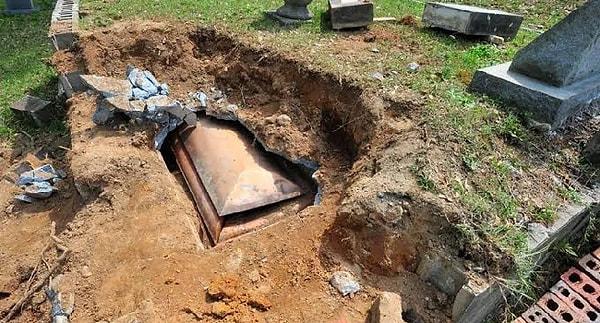 Mozambik polisi, ülkenin batısındaki Tete ilinde hırsızların bir mezarlığa girip ölen bir albino adamın vücut parçalarını çalması ile birlikte ülkede çok sayıda mezar soyguncusu için insan avı ilan etti.
