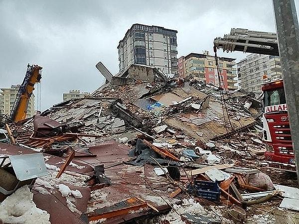 Şubat ayında meydana gelen depremin ardından binlerce kişi yakınını, evini ve hatıralarını kaybetti.