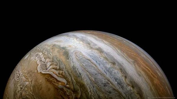Jüpiter'in kaç tane uydusu var?