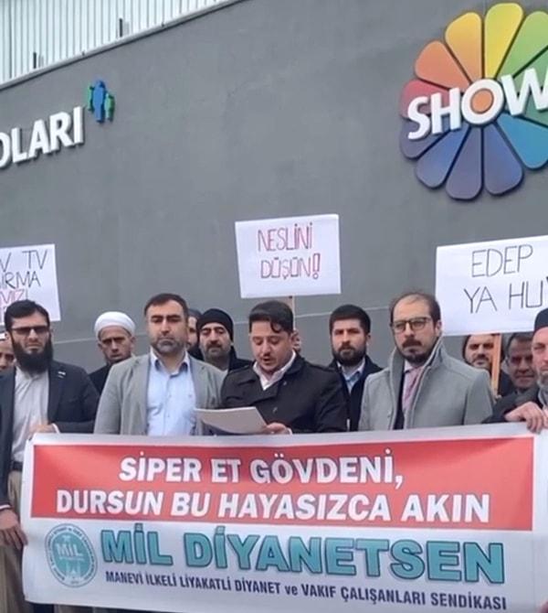 Ömer dizisini 'Hz. Ömer'e hakaret' ve 'İsrail'de yayınlanan bir dizinin uyarlaması' olduğu gerekçeleriyle protesto eden topluluk, şimdi Kızılcık Şerbeti için protestolarına devam ediyor.