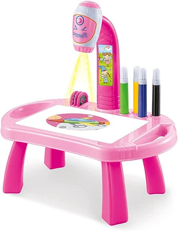 4. Projeksiyonlu çizim masası, 3 yaşındaki çocuklar için en güzel hediyelerden biri olacaktır.