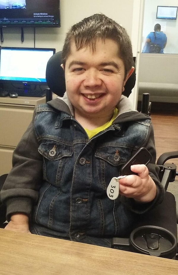 9. «Пару лет назад я даже не выходил из дома. Сегодня я рад поделиться с вами, что снял свою первую квартиру»