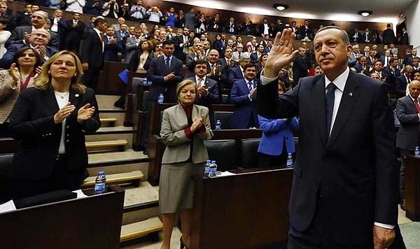 Erdoğan geçen ay yaptığı konuşmada Meclis Genel Kurulu’ndaki görüşmelere katılmayan AK Partili vekillere sert çıkışmıştı: “Ben de onlara hakkımı helal etmiyorum. Aldığınız maaşlar haramdır bunu da böyle bilin.”