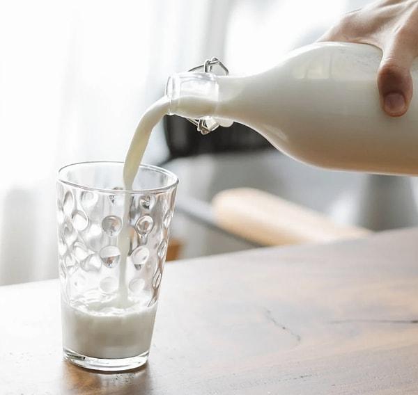 3. "Babam her sabah midemi temizlemesi için bir bardak süt içmem gerektiğini söylerdi."