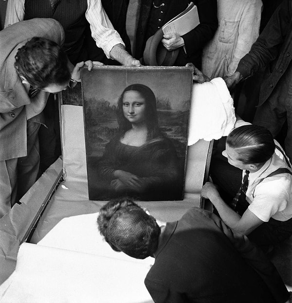 13. Возвращение Моны Лизы в Лувр после войны. (1945)