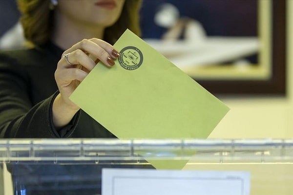 İlk oylamada geçerli oyların salt çoğunluğu sağlanmadığı takdirde 28 Mayıs'ta yapılacak Cumhurbaşkanı Seçimi'nin ikinci oylamasına ilişkin seçim takvimi ise şöyle işleyecek: