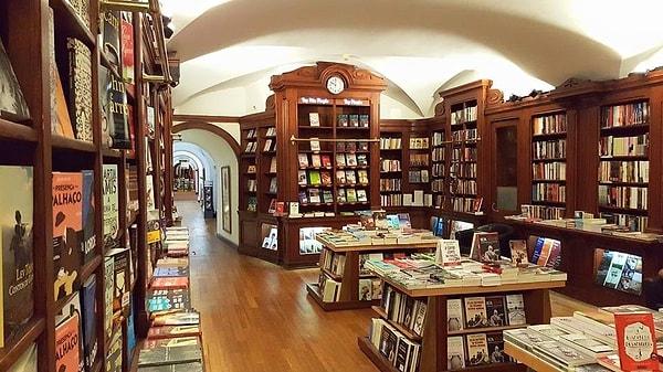 13. Dünyanın en eski kitabevi Bertrand Portekiz'de bulunuyor.