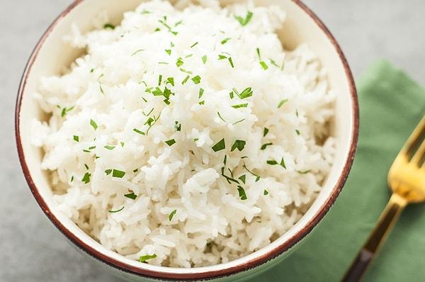 Haşlama Pirinç Pilavı Tarifi İçin Malzemeler: