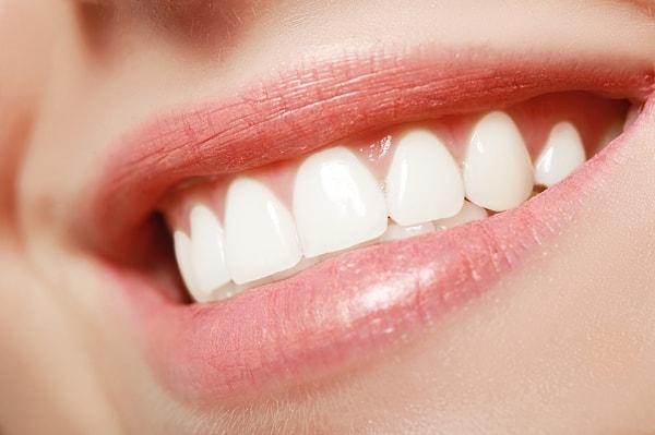 11. "Ağız sağlığı. Dişlerini fırçalamak için tembel olduklarından erken yaşta dişlerini kaybeden birçok insan var.